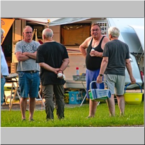 kl-069-mittelhof-2025-gespraech.jpg